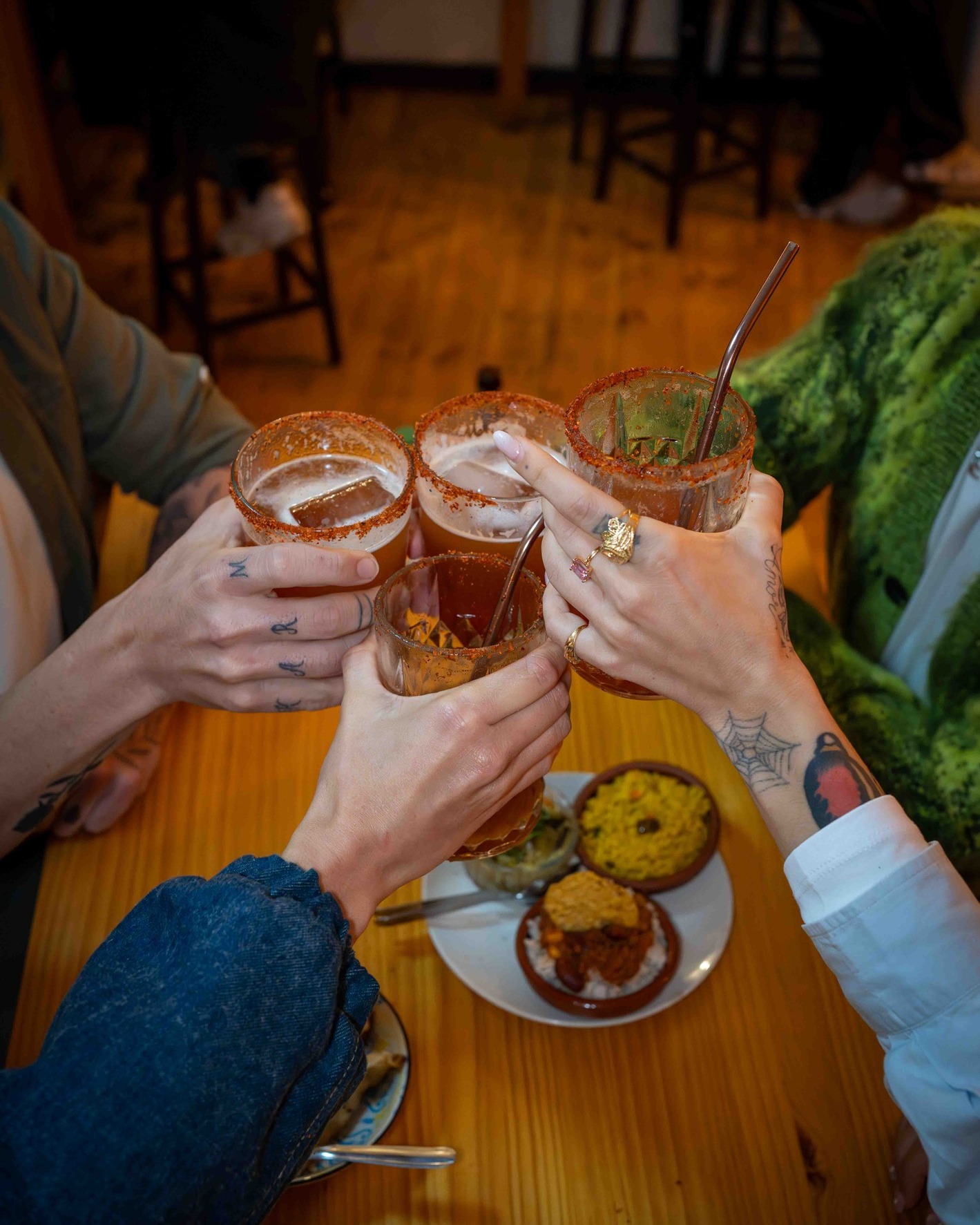 Brindis en Bella Kurva