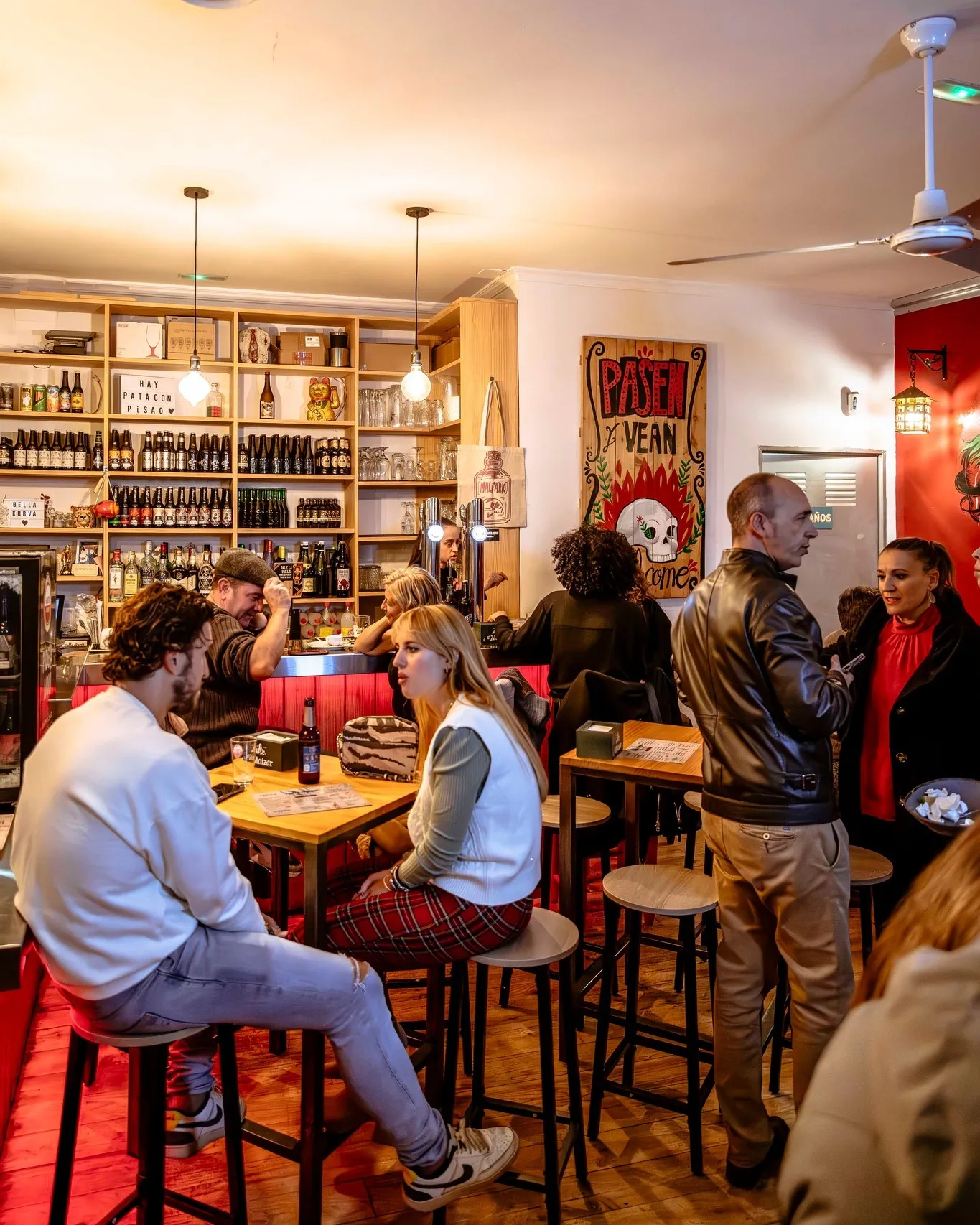 Ambiente en Bella Kurva Granada